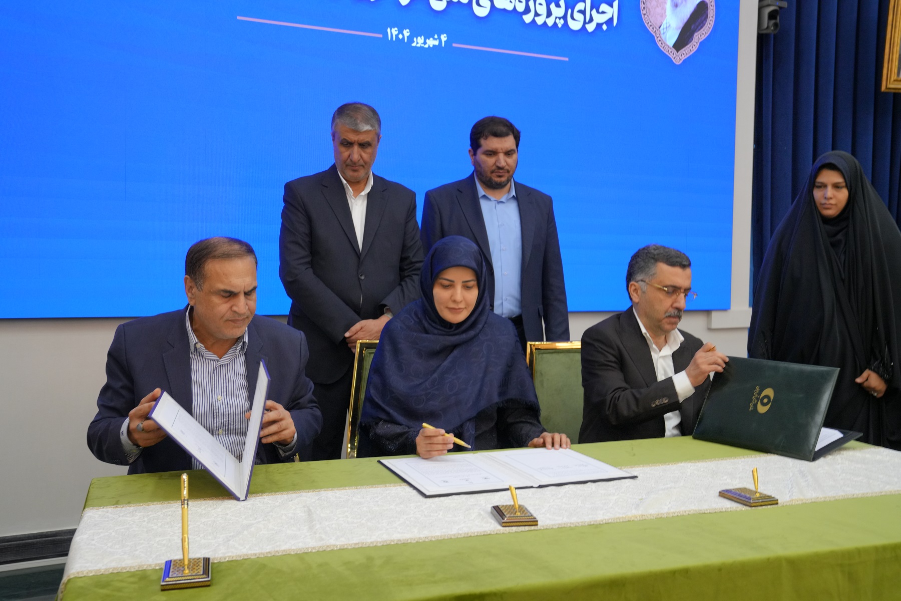 امضای توافق‌نامه سه‌جانبه برای توسعه «پلاسماپزشکی» در کشور