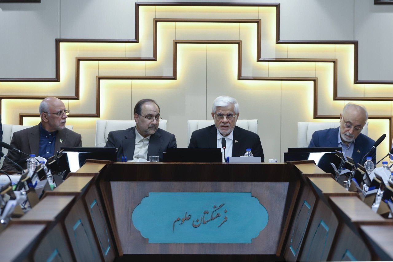 عارف: می توانیم جزو 10 کشور جهان در زمینه هوش مصنوعی باشیم